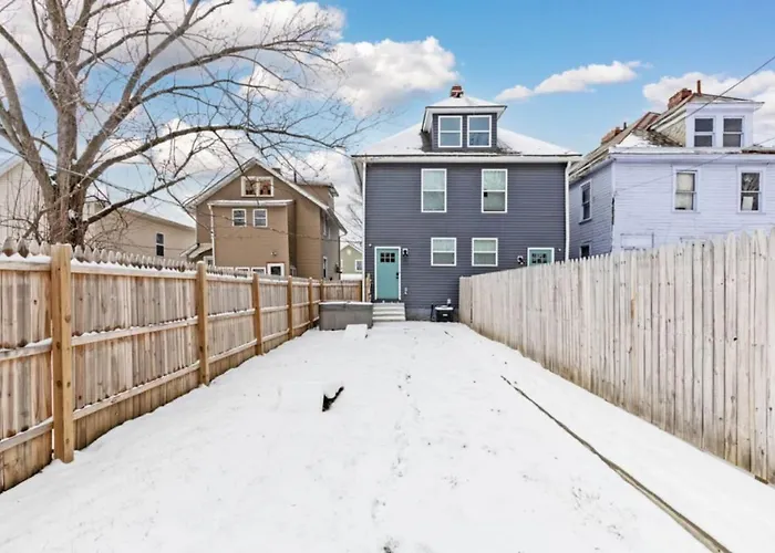 2 Homes Side By Side Downtown With Fenced Yard And Hot Tub Сasa de vacaciones *