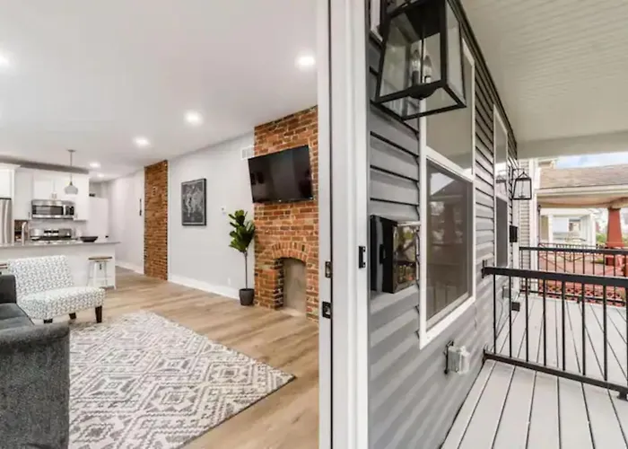 2 Homes Side By Side Downtown With Fenced Yard And Hot Tub Сasa de vacaciones Columbus
