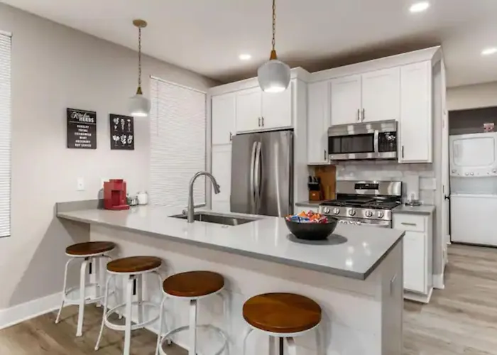 2 Homes Side By Side Downtown With Fenced Yard And Hot Tub