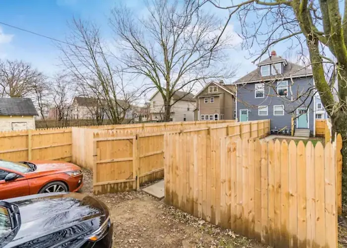 2 Homes Side By Side Downtown With Fenced Yard And Hot Tub *