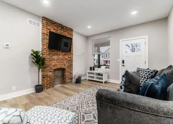 Сasa de vacaciones 2 Homes Side By Side Downtown With Fenced Yard And Hot Tub